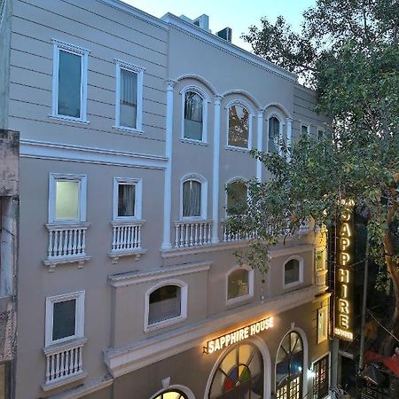 Hotel Sapphire House - 3 Mins Walk From Metro And 5 Mins From Rail Station Nueva Delhi Exterior foto