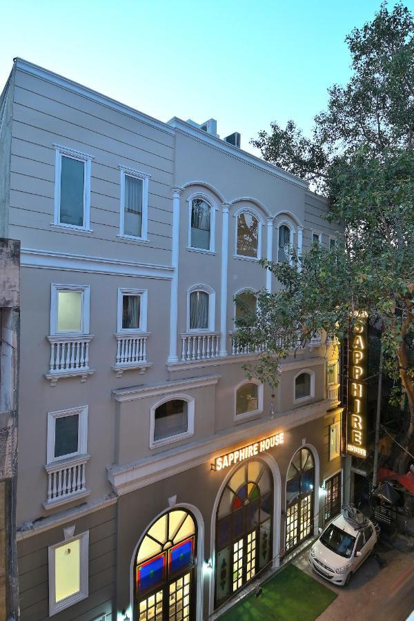 Hotel Sapphire House - 3 Mins Walk From Metro And 5 Mins From Rail Station Nueva Delhi Exterior foto